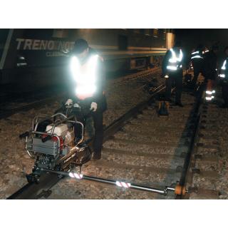 PCM-2P a 2P/FC Stroj pre montáž a demontáž Pandrol svorkovníc typu "e" a Fastclip